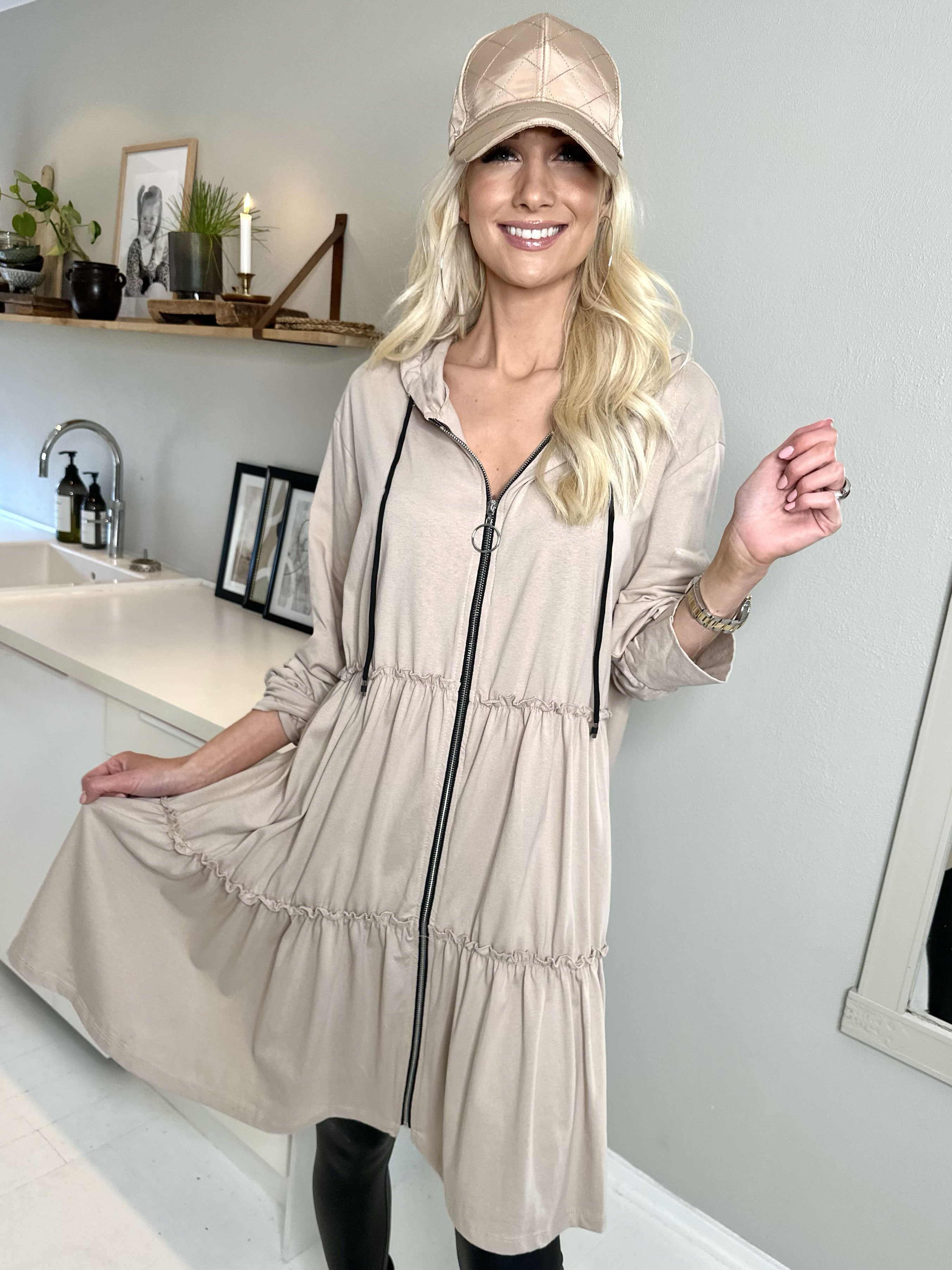 Adona - Joggingkjole med lynlås